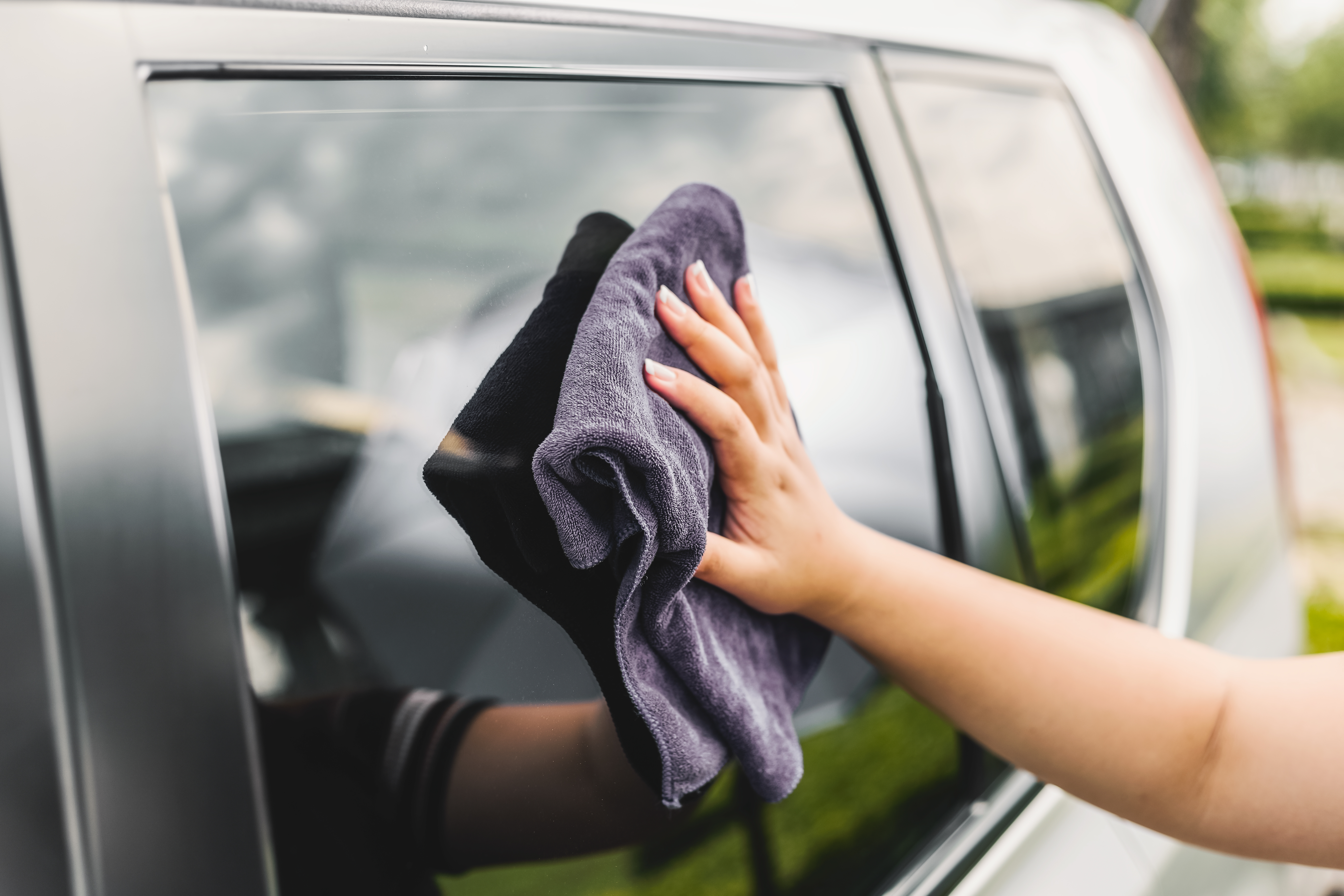 cleaning car window